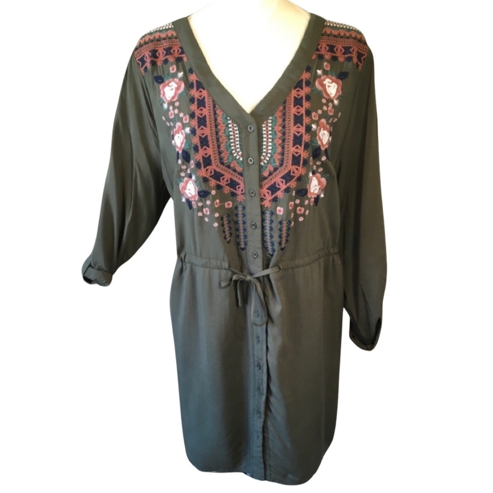 BOUTIQUE ITEM- 💥LAST ONE💥 CURVY SHIRT DRESS OLIVE GREEN